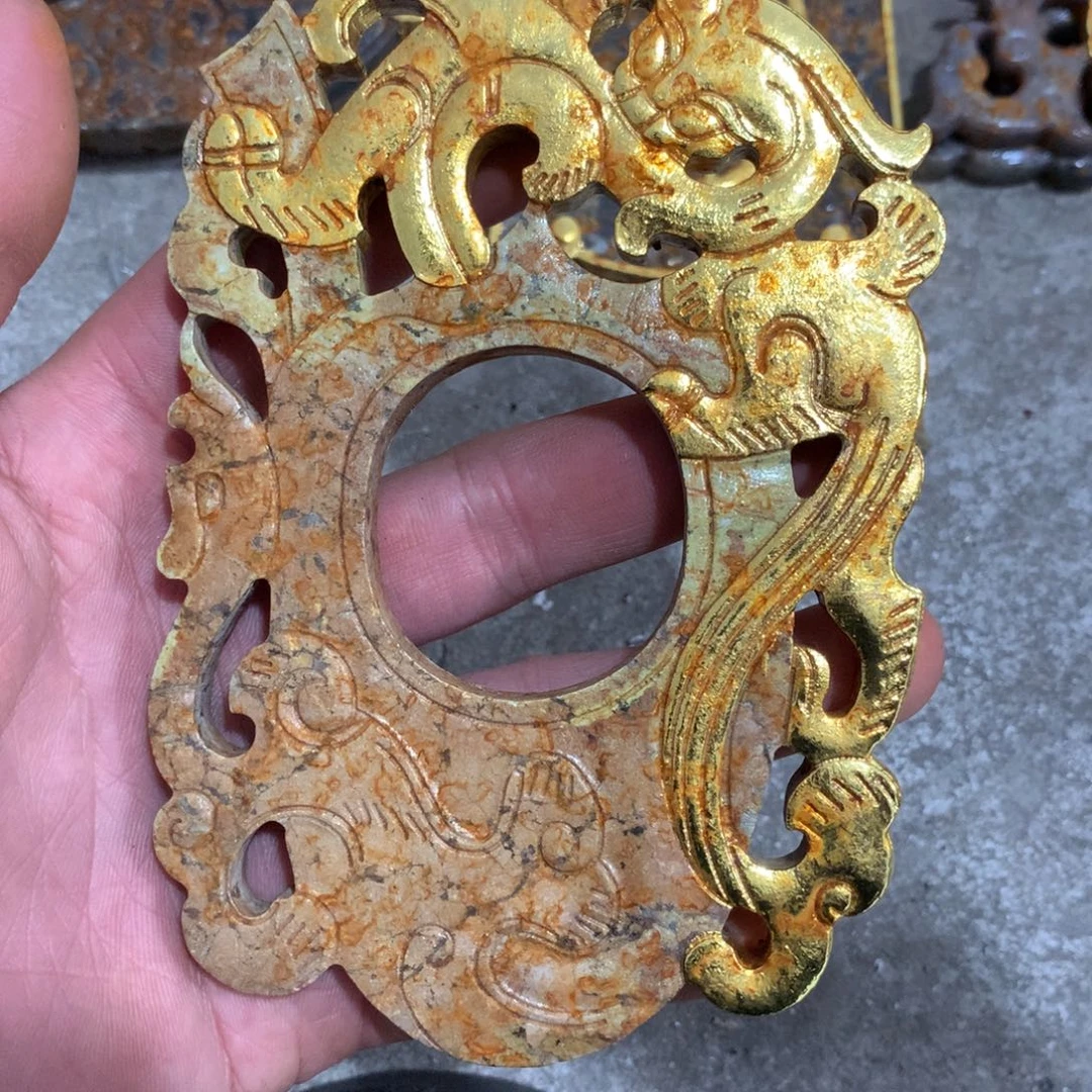 透闪石质玉未镶嵌颈饰