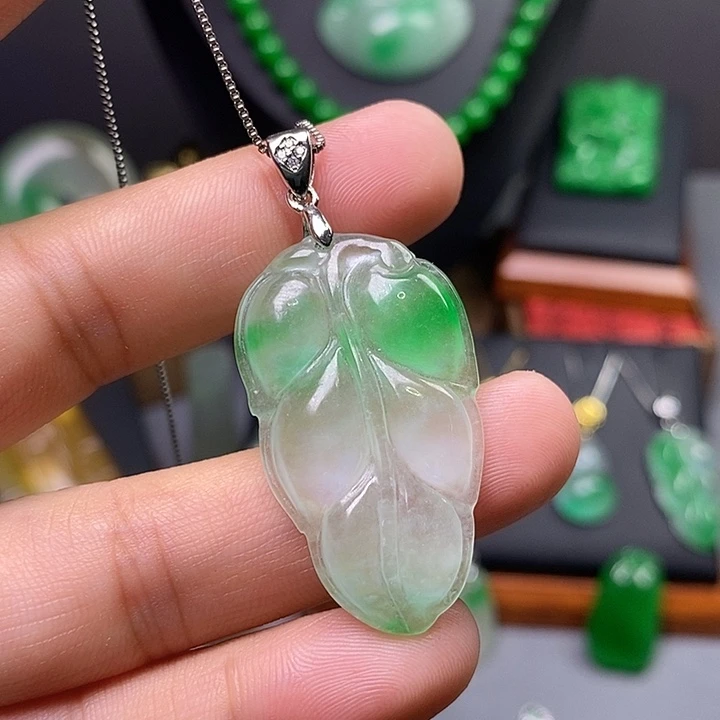 吊坠(赠链)未镶嵌翡翠