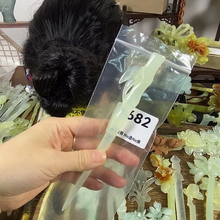 蛇纹石玉未镶嵌发饰