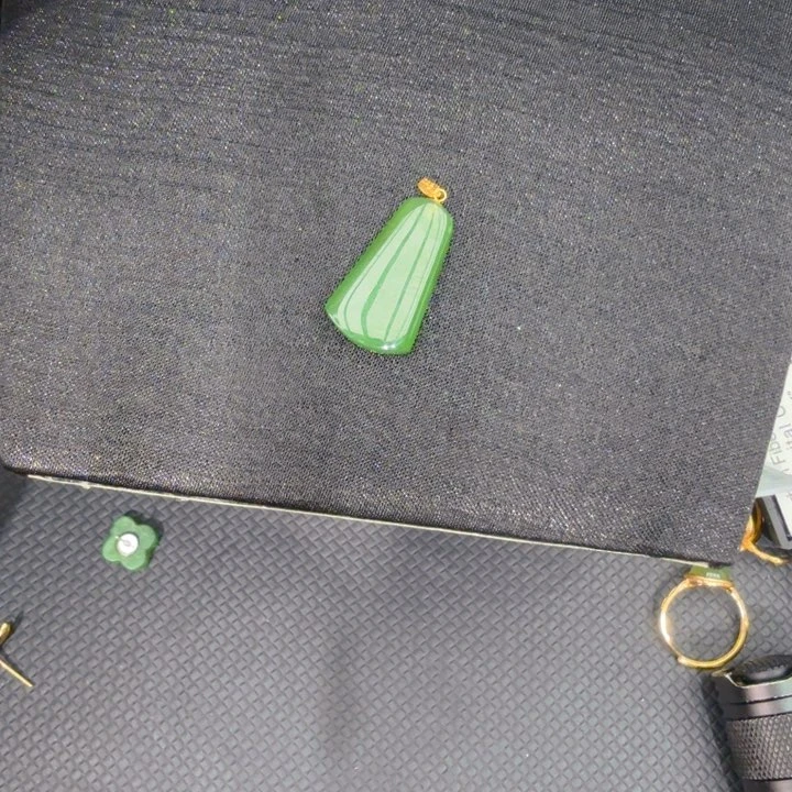 和田玉（碧玉）颈饰18K金镶嵌