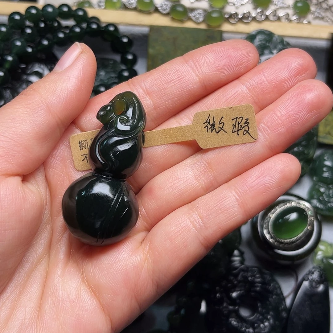 囍***头蛇纹石玉未镶嵌颈饰