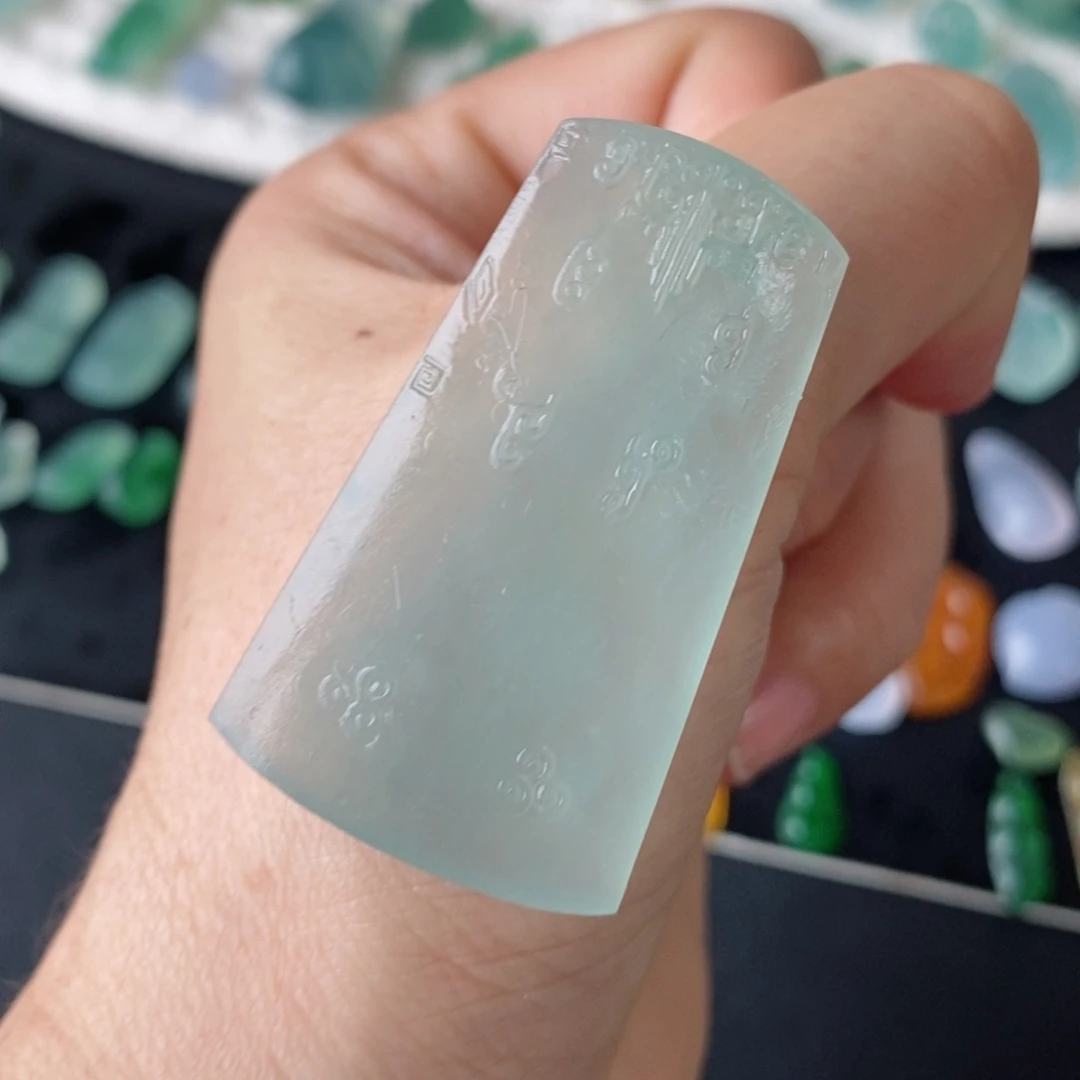 定制翡翠未镶嵌牌子
