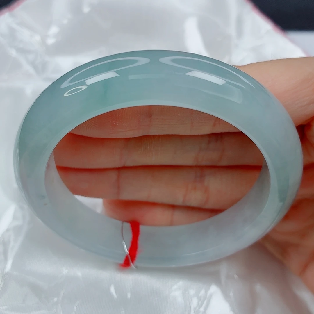 翡翠未镶嵌手镯54.8正圈，糯冰淡蓝底，强推，包容入，013