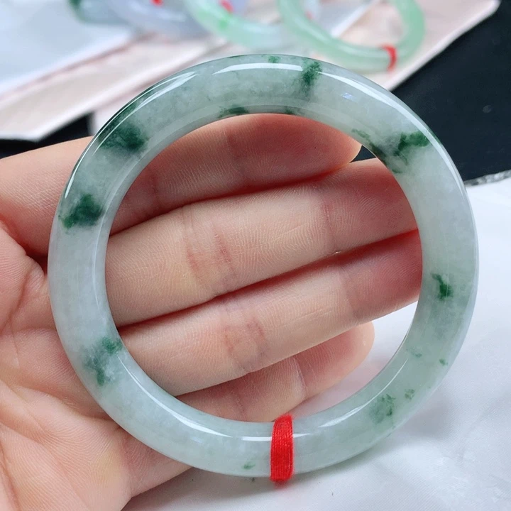 翡翠未镶嵌手镯（圆镯）56飘花翡翠手镯