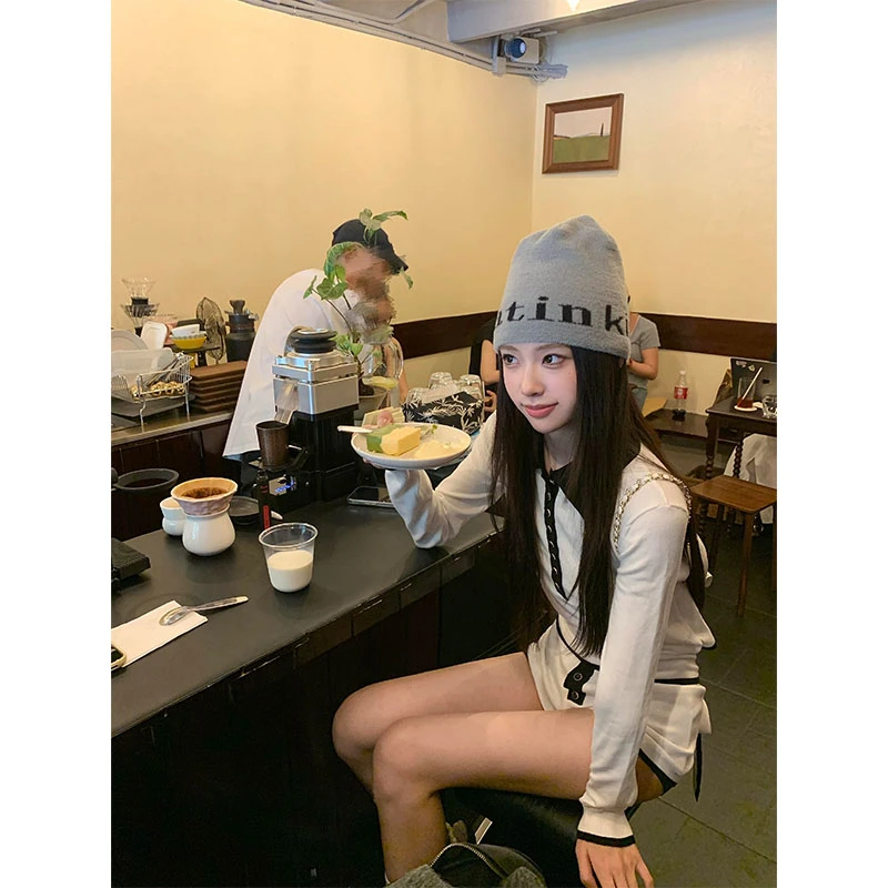 2025甜美套装高级感小众洋气休闲白色长袖上衣高腰修身显瘦短裤潮