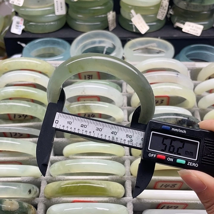 蛇纹石玉未镶嵌手镯157