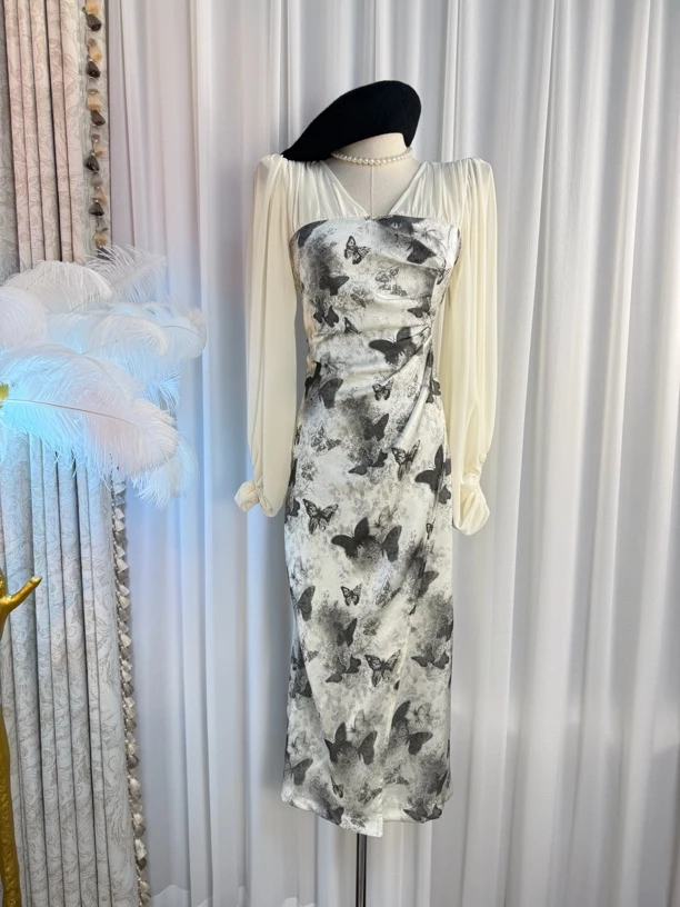 Mikau2025复古港风修身连衣裙蝴蝶印花收皱开叉长裙乌市包邮发