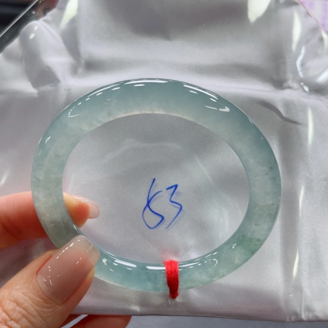 翡翠手镯未镶嵌翡翠手镯