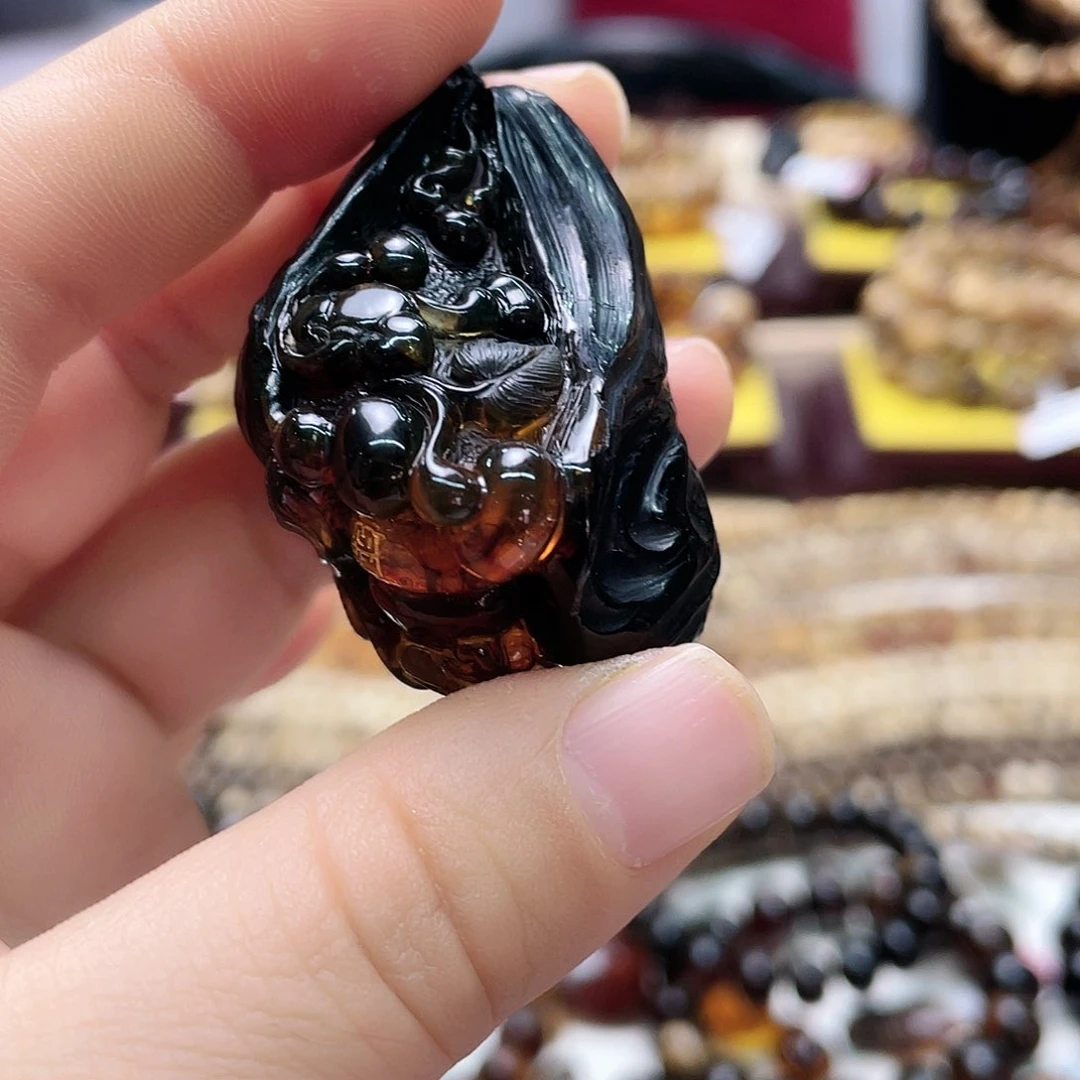 琥珀裸石未镶嵌@***来大