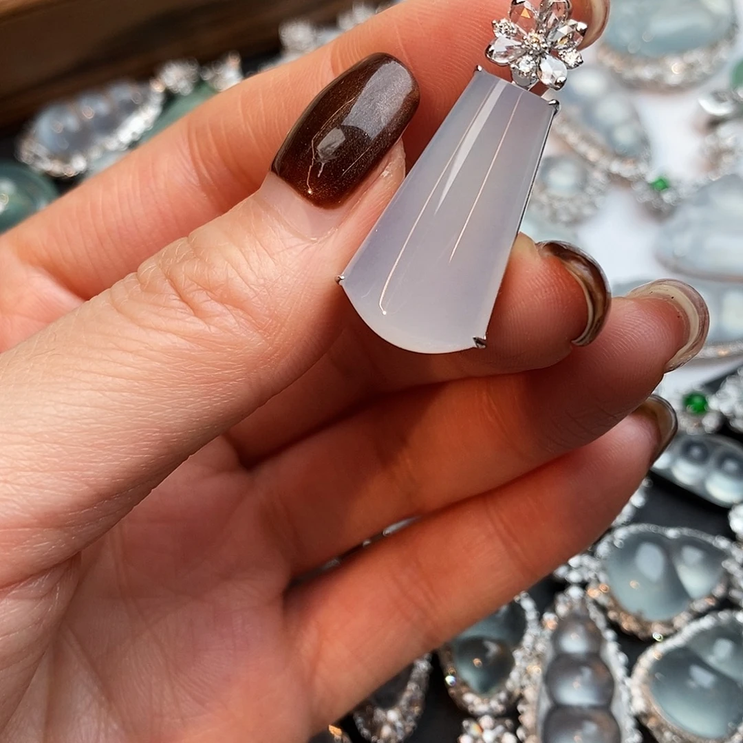 翡翠未镶嵌吊坠(赠链)天然缅甸翡翠吊坠