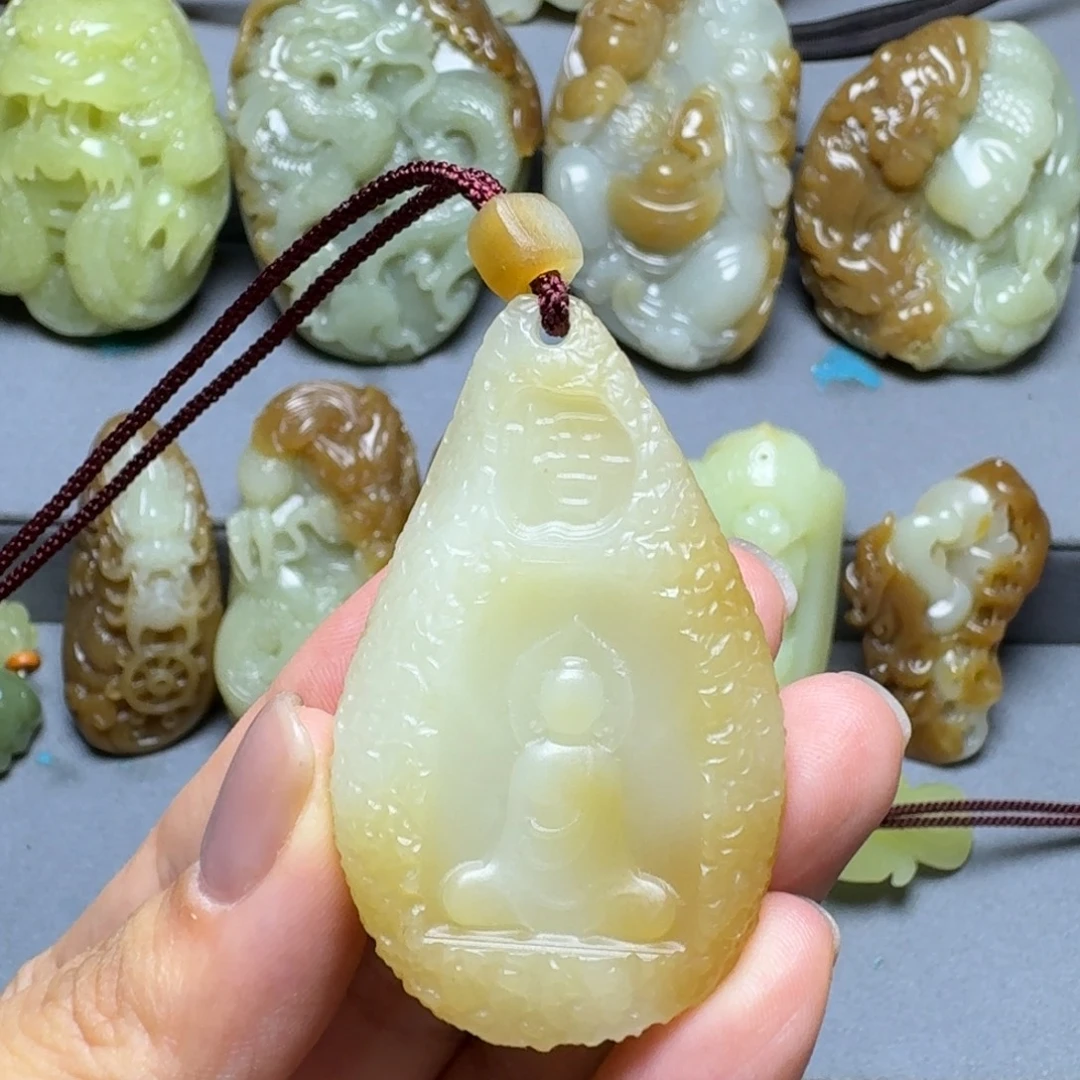 颈饰未镶嵌和田玉