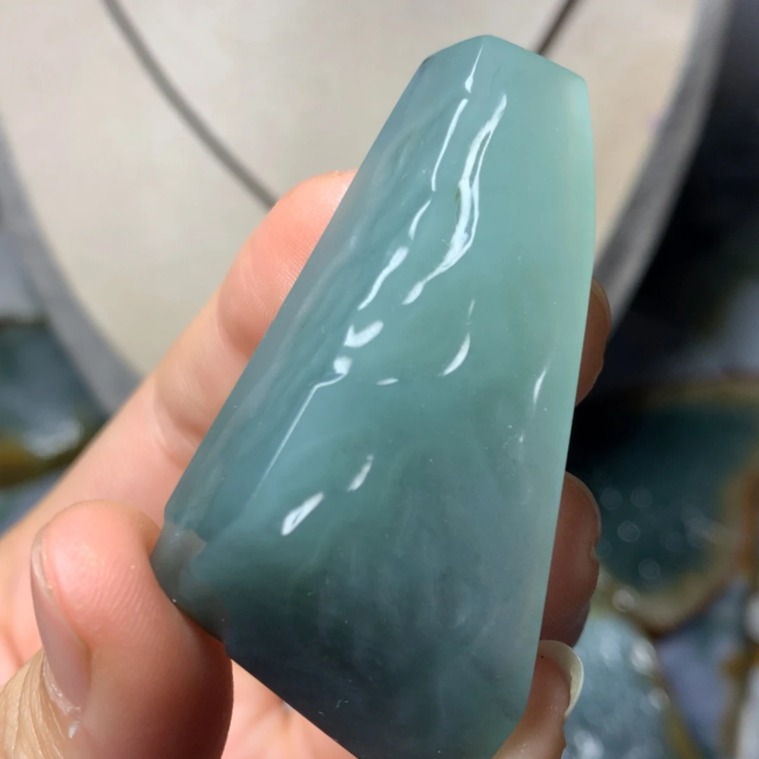 翡翠颈饰未镶嵌吊坠