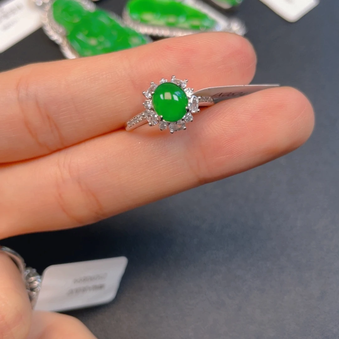 【闪购商品】颈饰银S925镶嵌翡翠