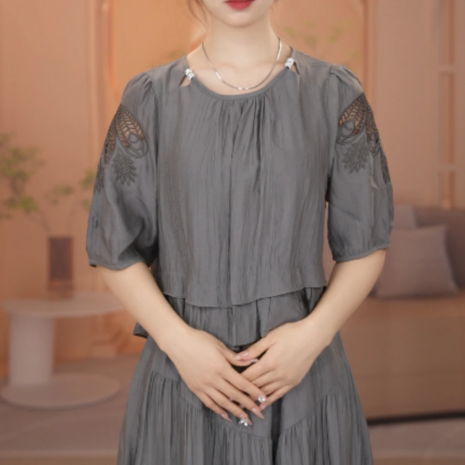 2025年春夏新款大码女装连衣裙遮肉显瘦加肥加大收腰显瘦妈妈装