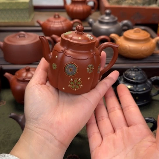 紫砂茶壶如意宫灯装饰