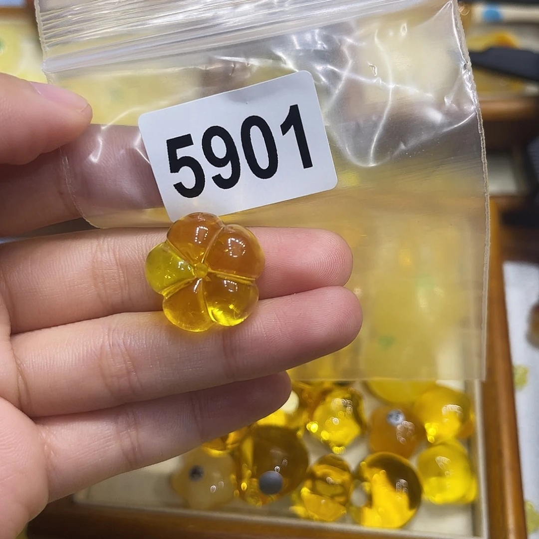 ****斗琥珀未镶嵌珠宝奇石