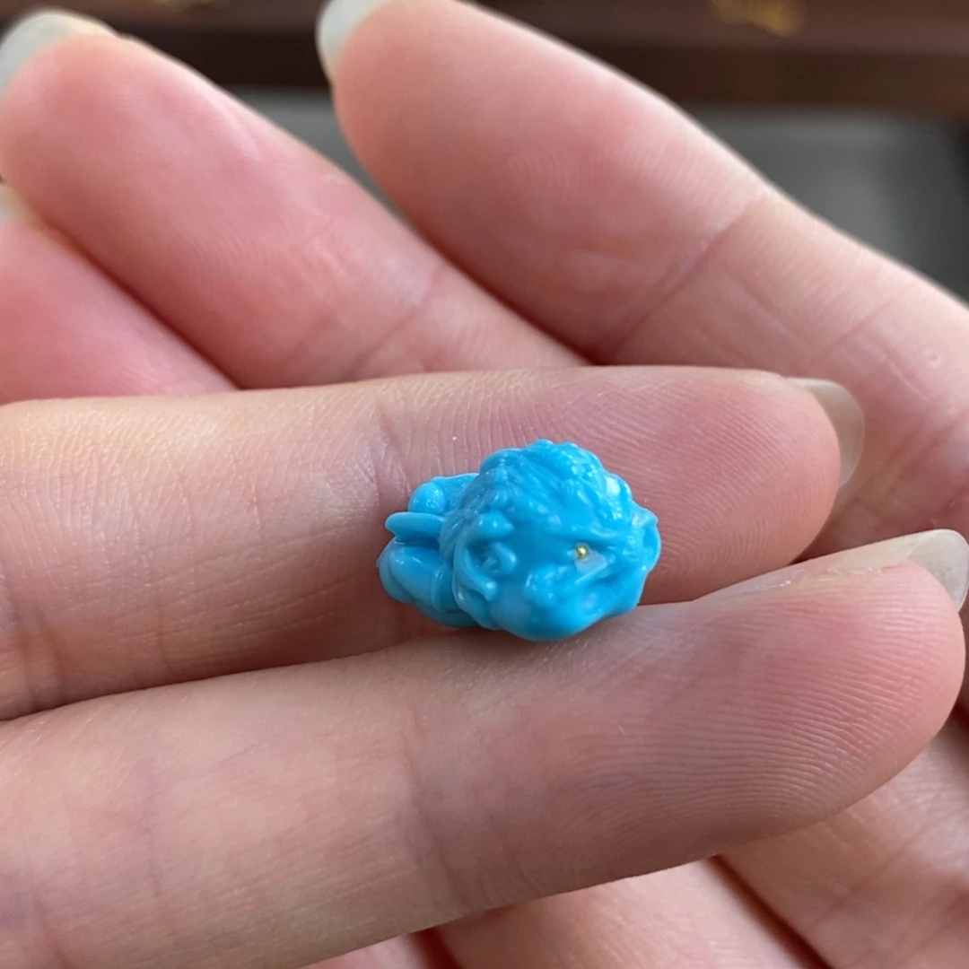 绿松石未镶嵌。飞天貔貅娃娃