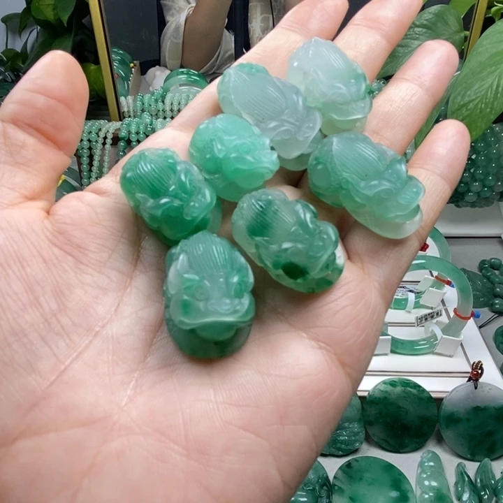 未镶嵌手镯石英质玉