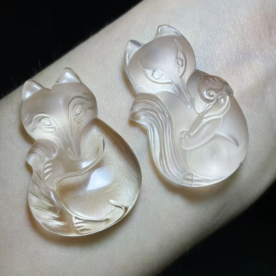 X2C11203-白晶阿赛斯特莱白水晶狐狸吊坠-配绳子-多样性只发一件
