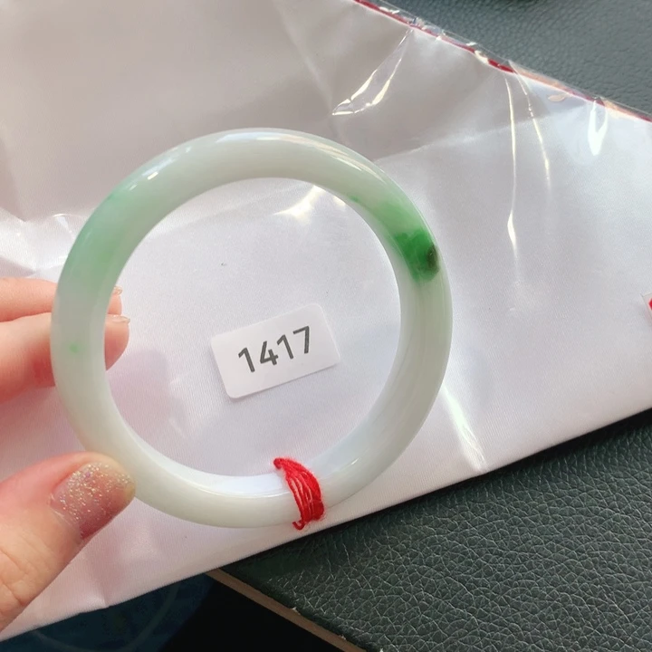 翡翠手镯未镶嵌天然翡翠手镯