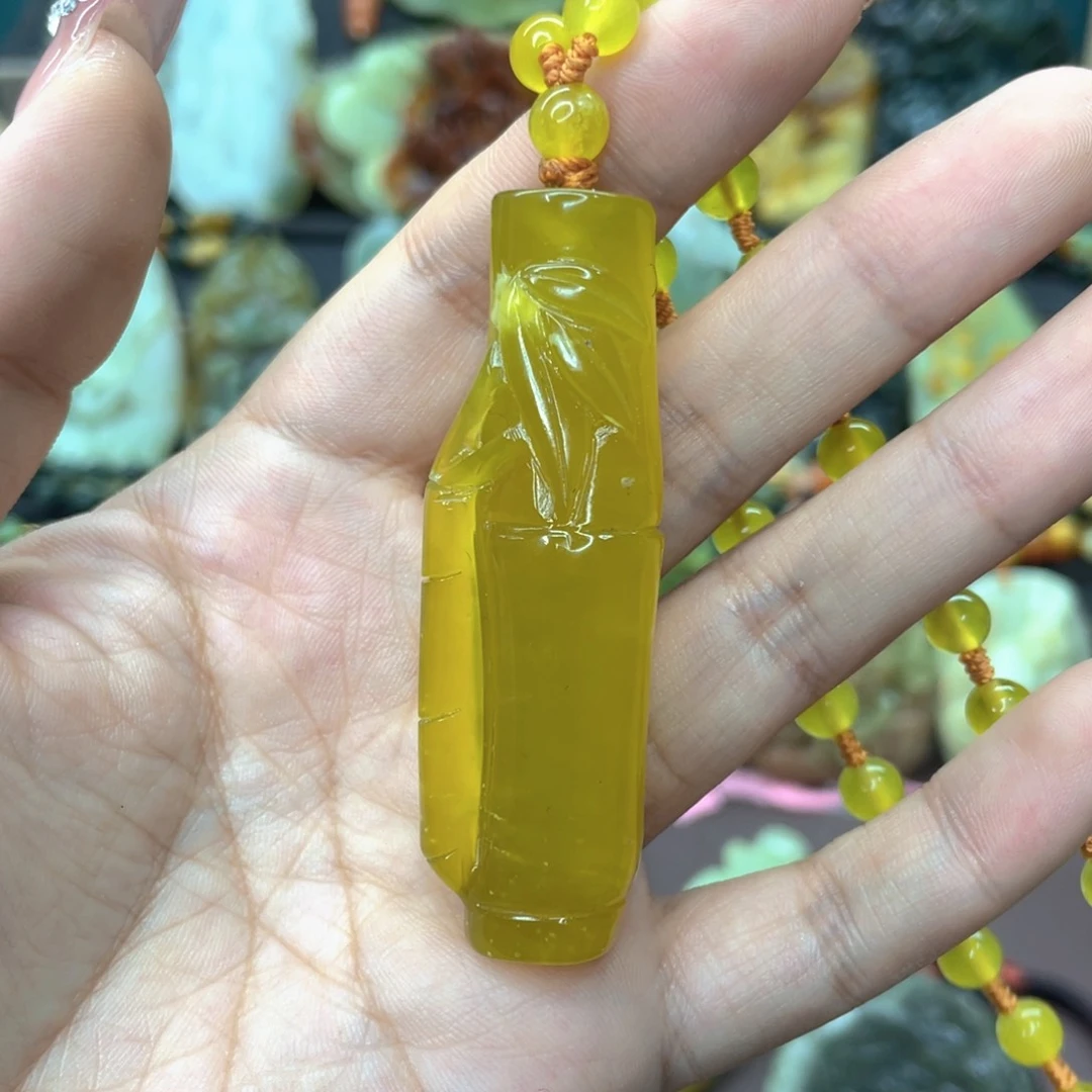 蛇纹石玉颈饰未镶嵌