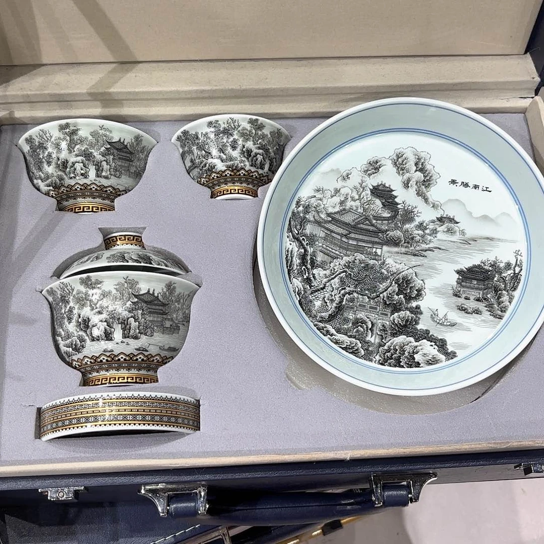 瓷片景德镇瓷器精品陈列