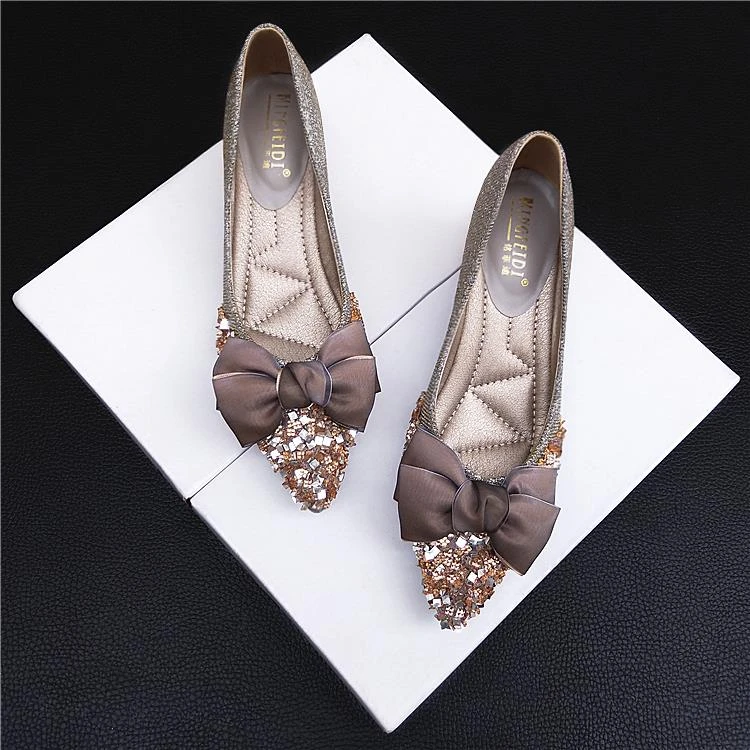 细跟单鞋女尖头夏新款法式蝴蝶结浅口中跟瓢鞋气质亮片高跟鞋