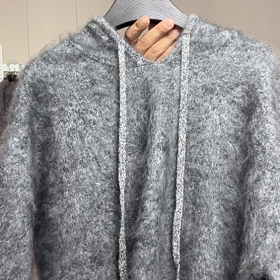 三股线加厚灰色连帽毛衣