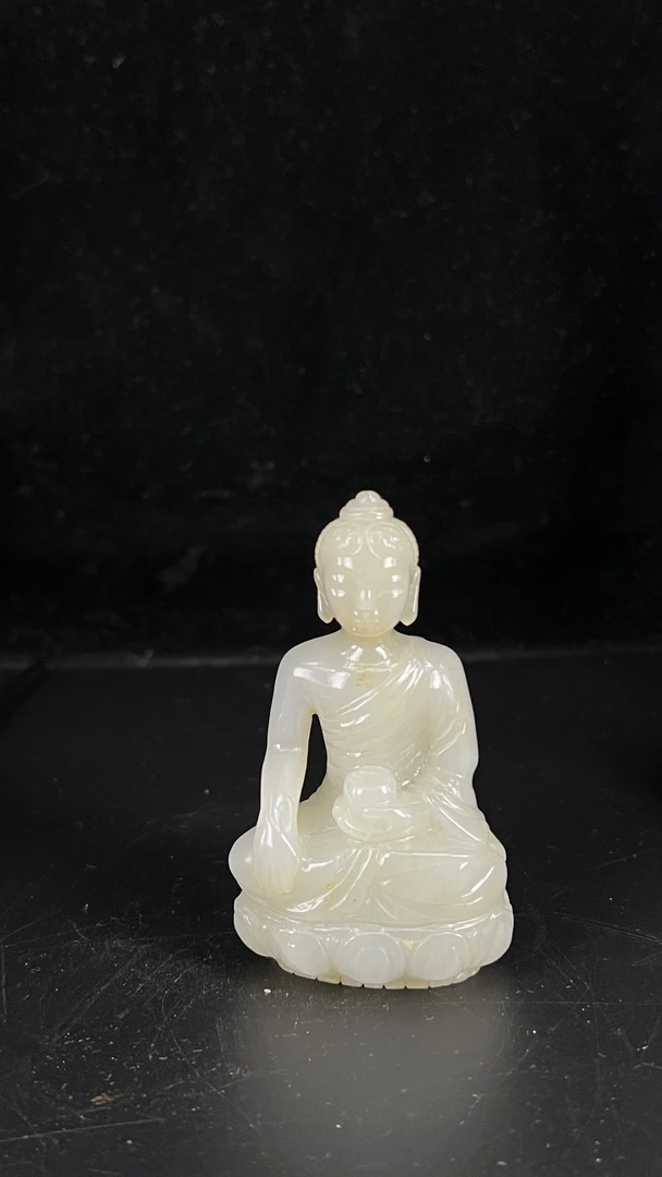 和田玉佛像 雕工精细 白玉