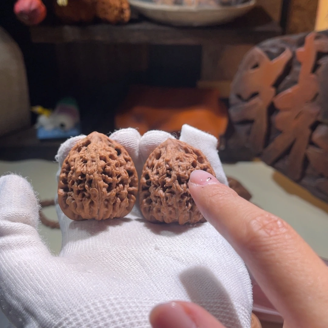 J***e文玩核桃把件36 四眼虎全品