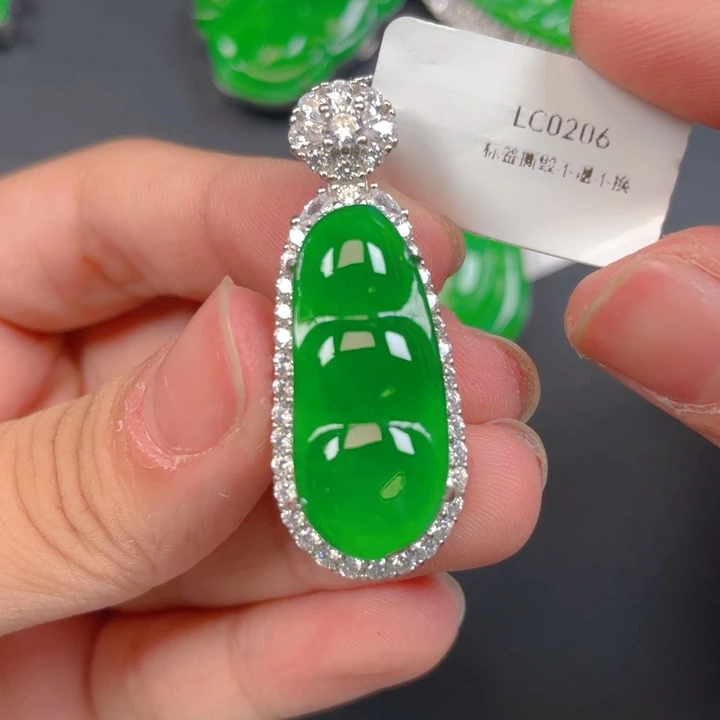 【闪购商品】颈饰银S925镶嵌翡翠翡翠