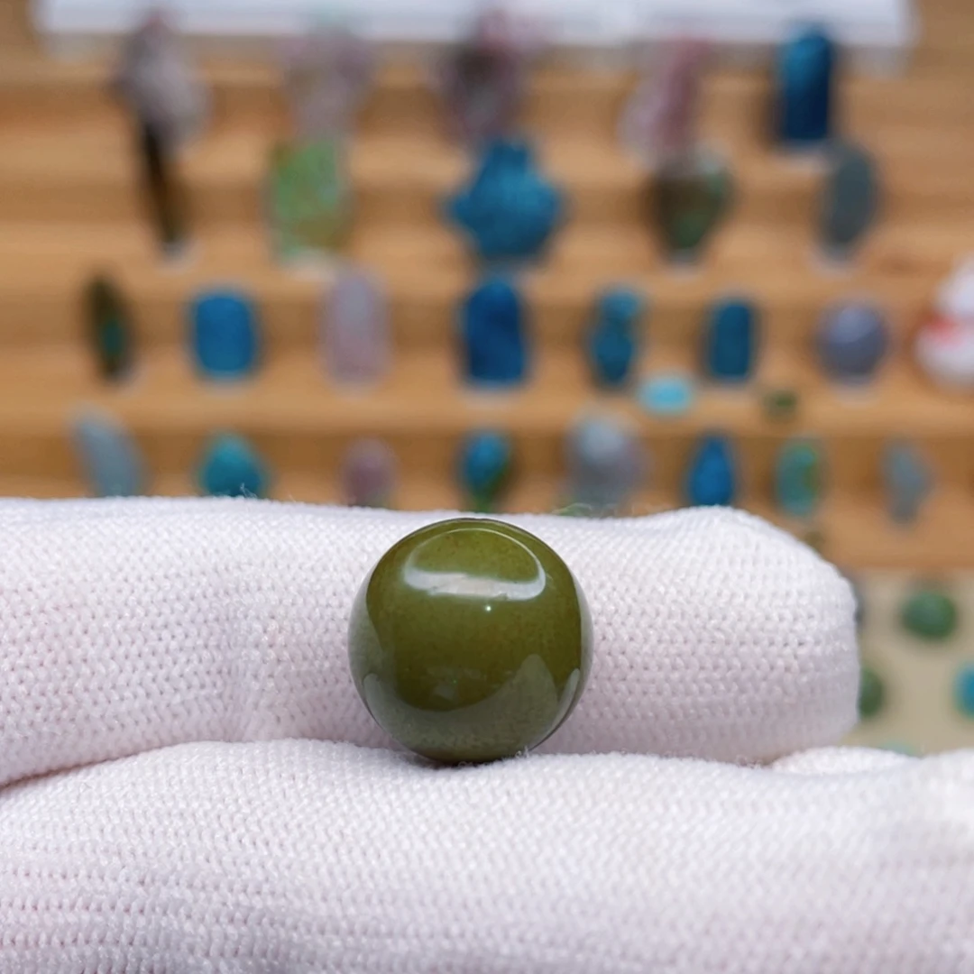 未镶嵌绿松石颈饰