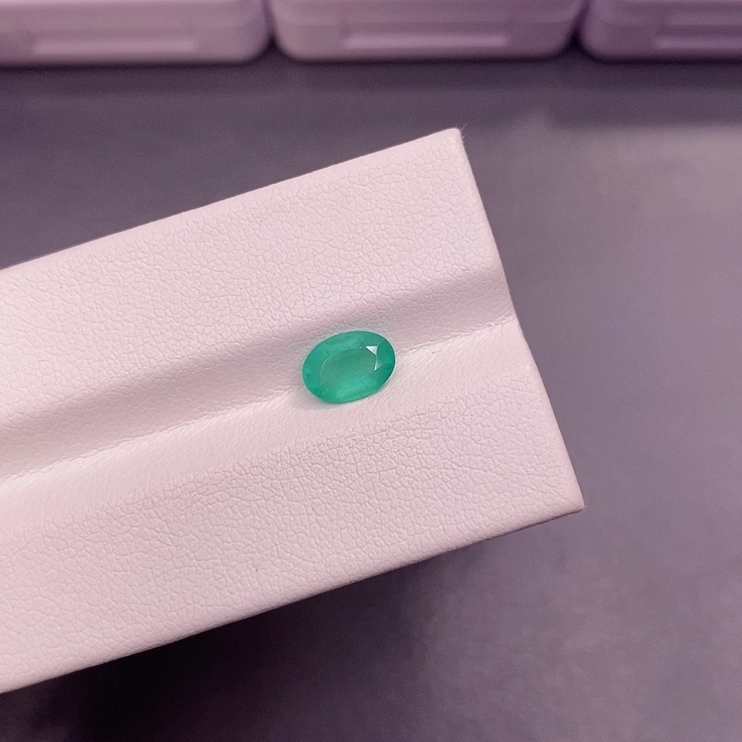 裸石祖母绿0.77克拉