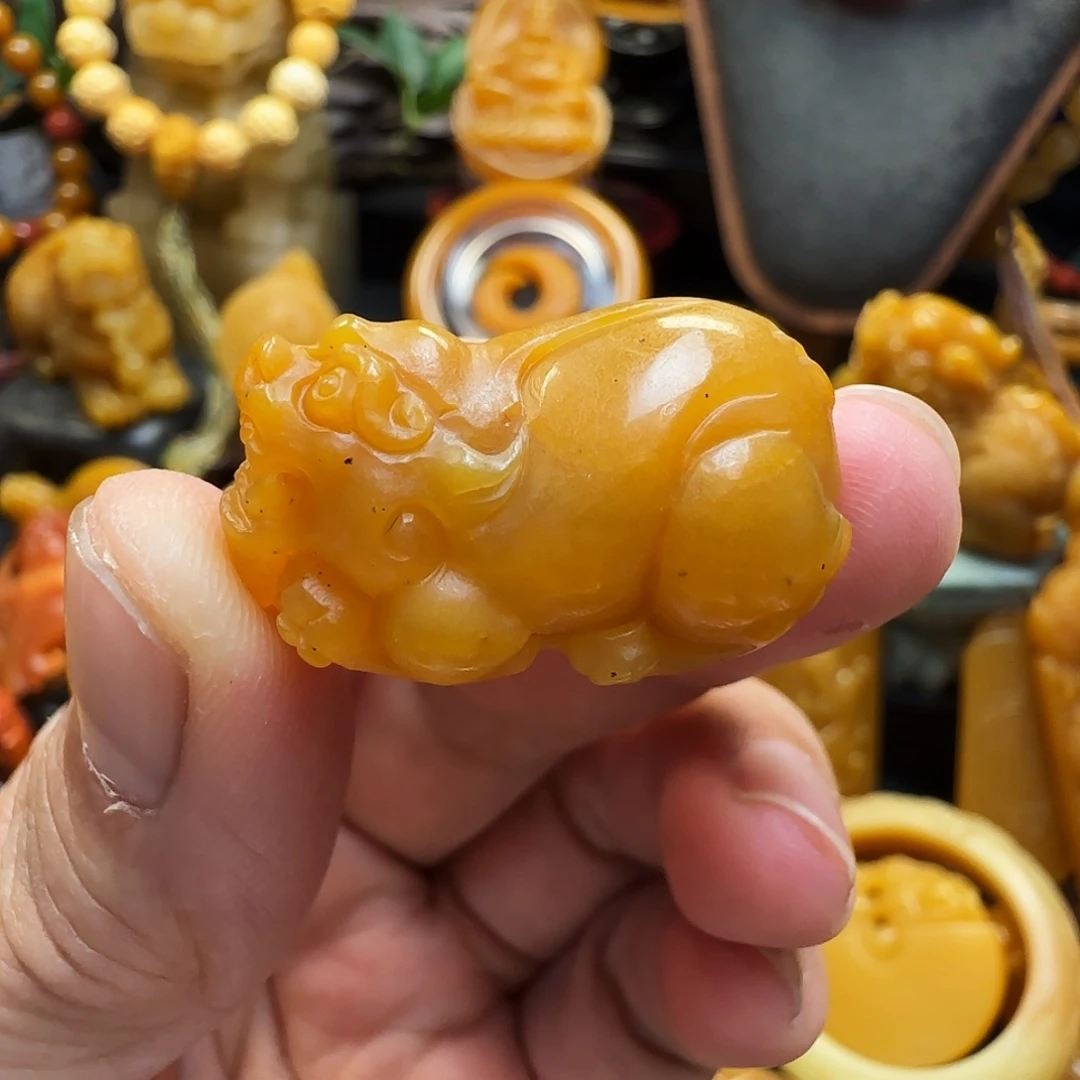 石英岩玉未镶嵌吊坠黄 龙玉 小号貔貅（特价 不退换）