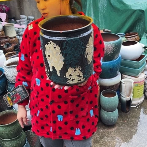 口21高24瑕疵一个盆。