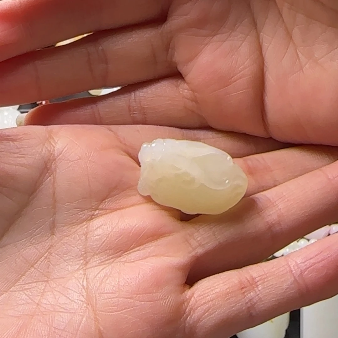 b***y和田玉未镶嵌吊坠(赠链)