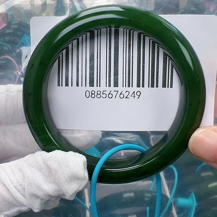 和田玉未镶嵌手镯微瑕5657