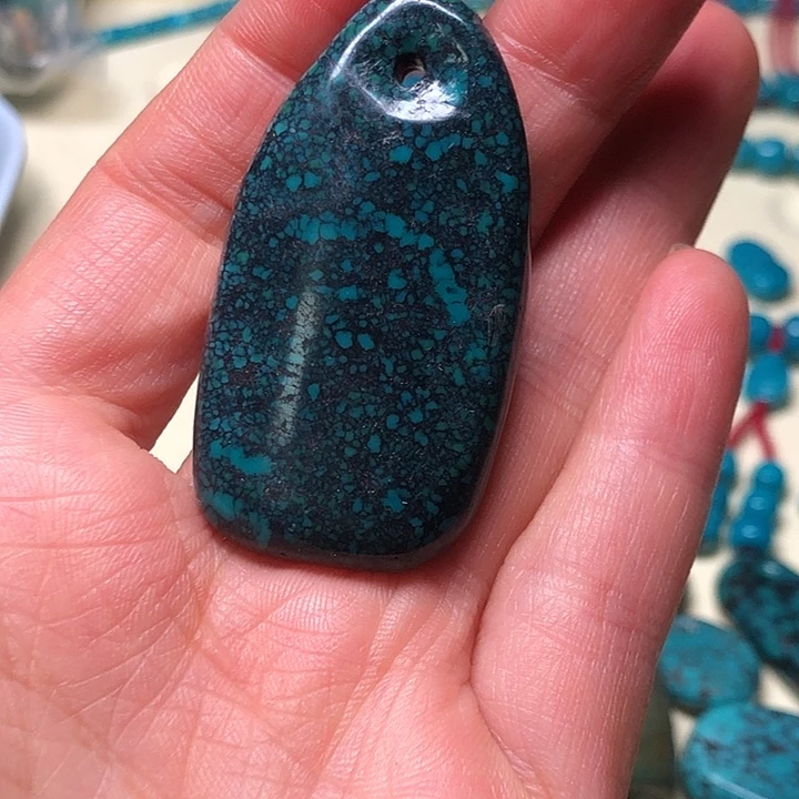 绿松石未镶嵌吊坠原矿