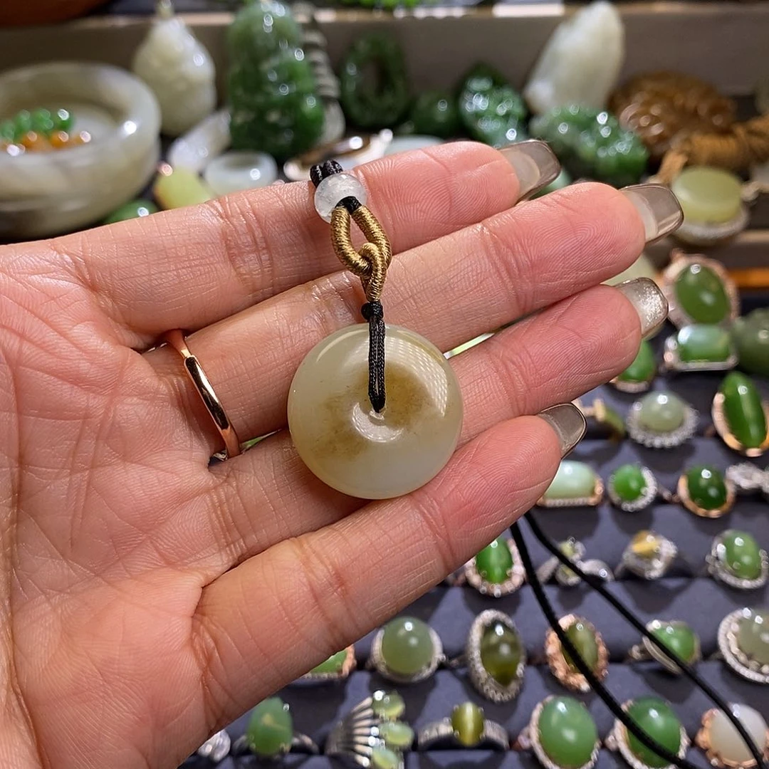 和田玉挂件未镶嵌九**田