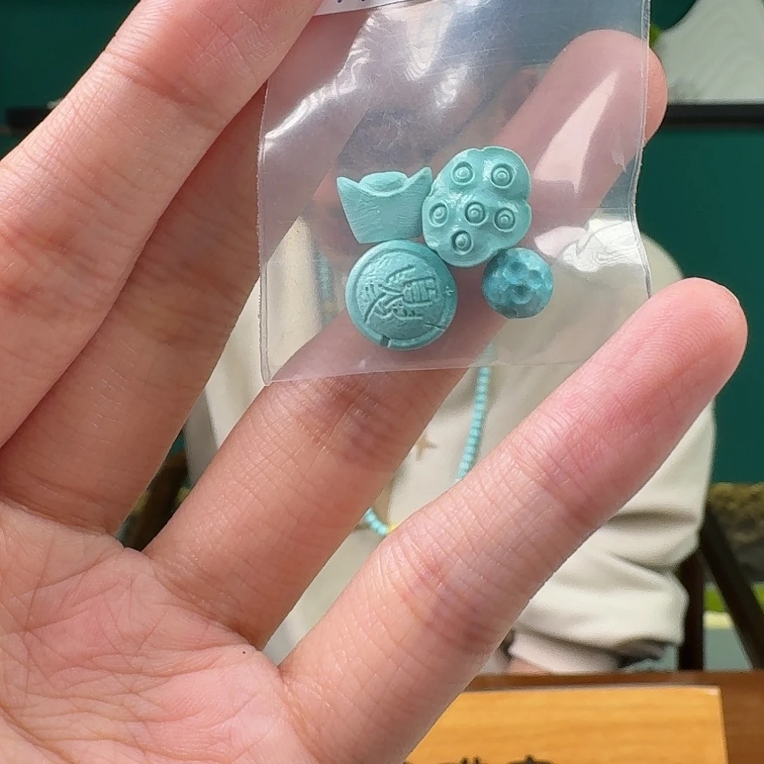 绿松石未镶嵌珠宝奇石