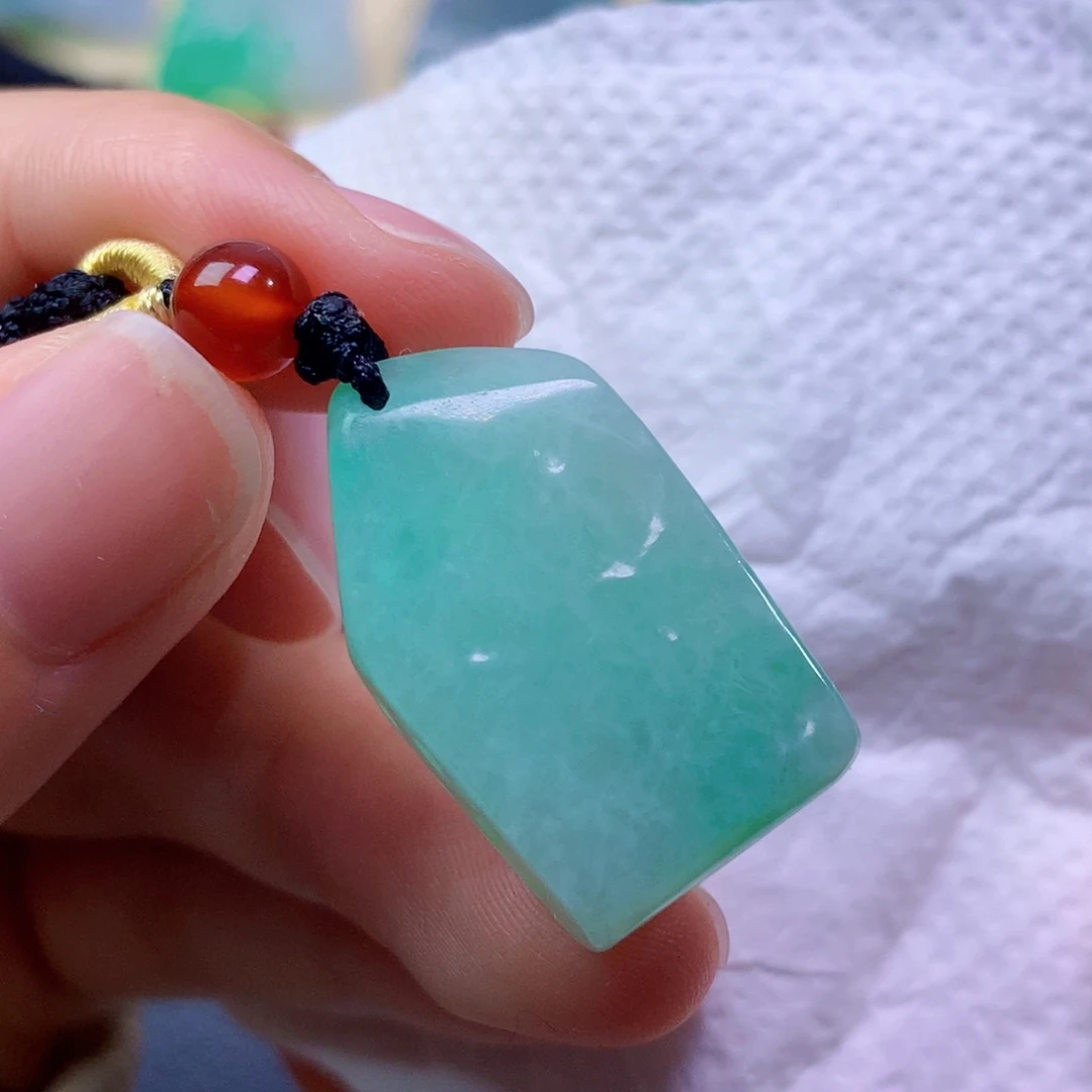 翡翠未镶嵌吊坠(赠链) 3553