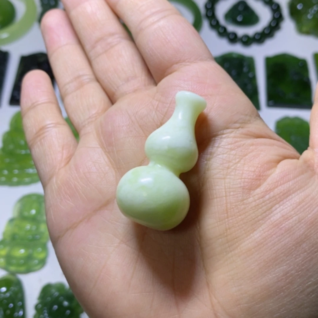 【闪购商品】未镶嵌蛇纹石玉颈饰