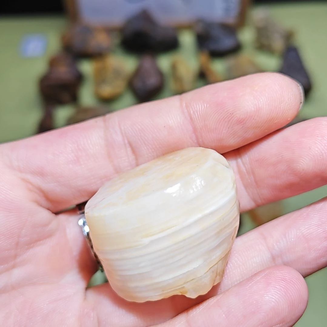 石材戈壁石手把件摆件