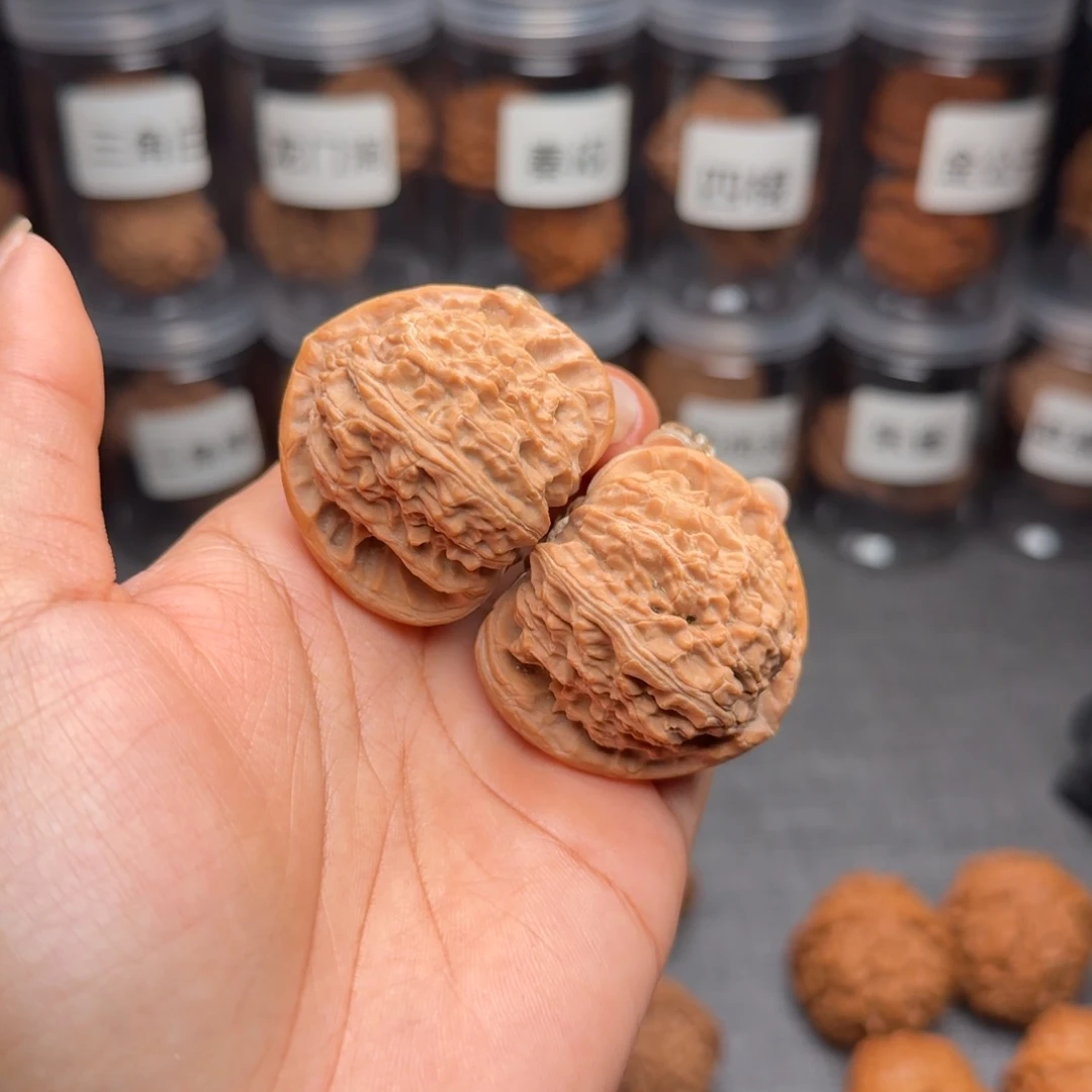 把件文玩核桃三角白