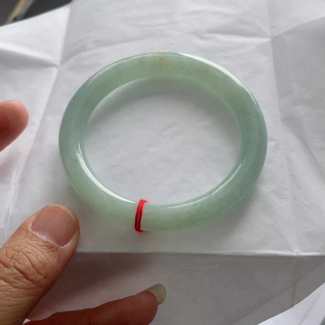 翡翠手镯未镶嵌翡翠手镯