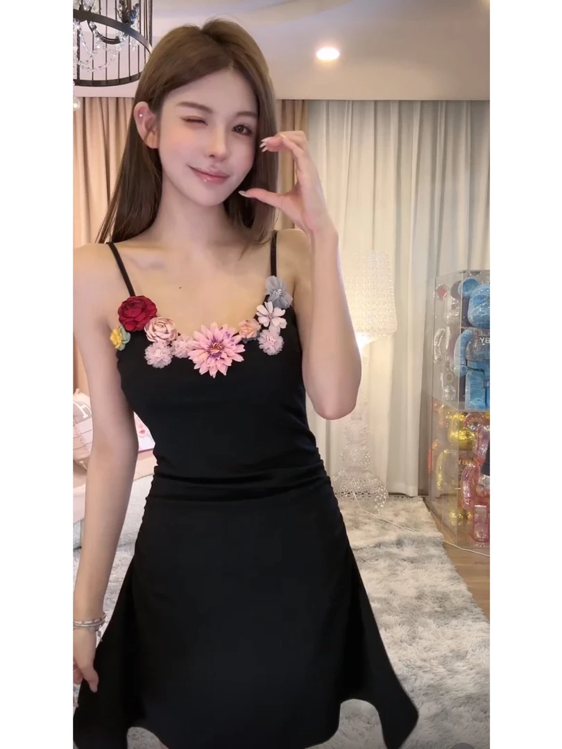 FAY【繁花】夏日限定重工立体花朵绝美收腰吊带时尚短款女士连衣裙