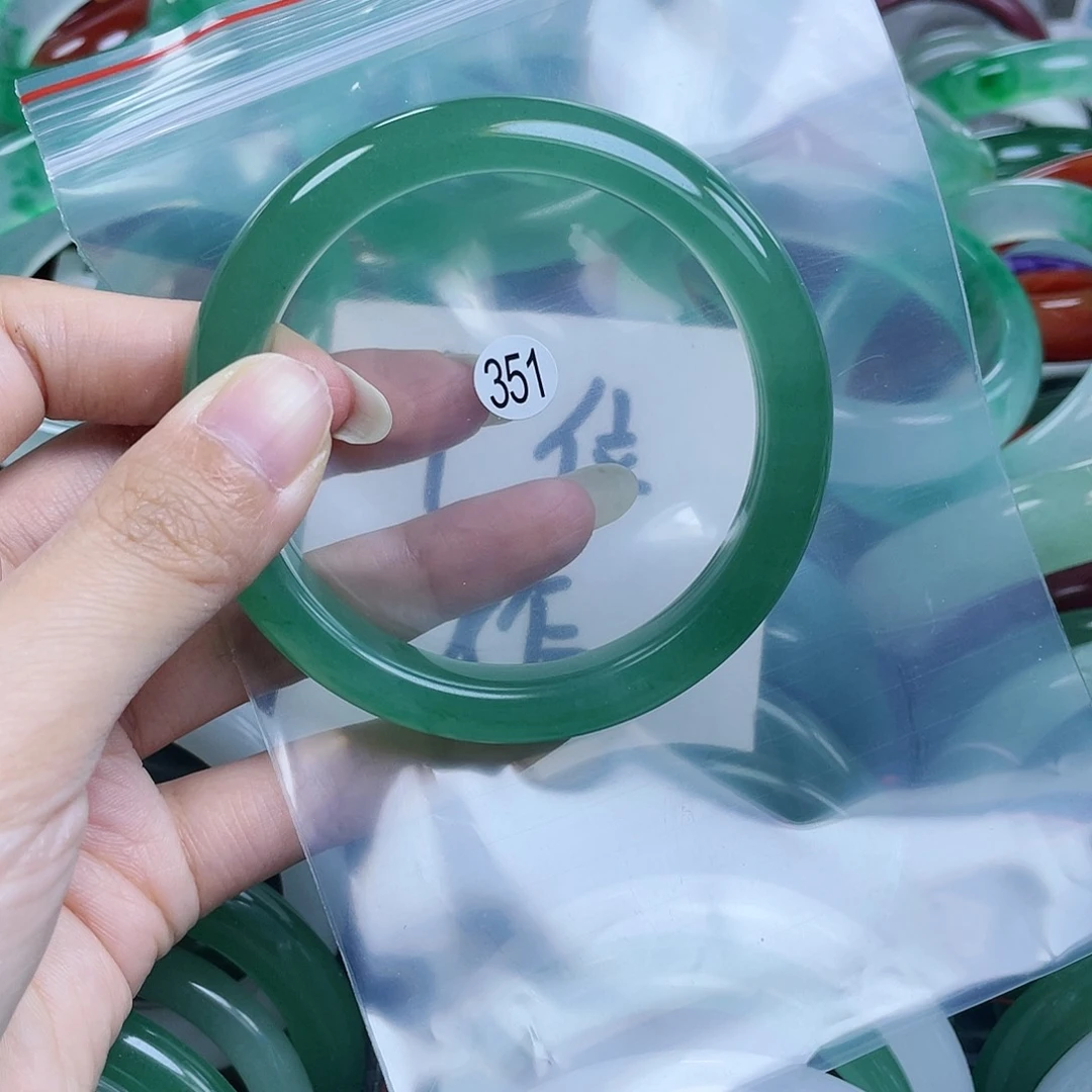 石英质玉手镯未镶嵌60