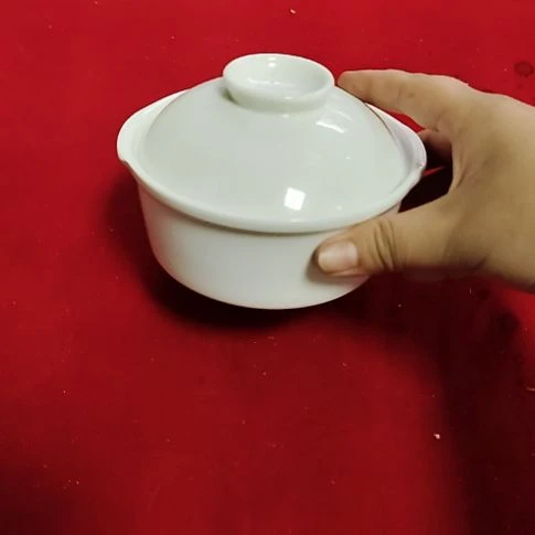 瓷片瓷片，摆件，都有微瑕疵，