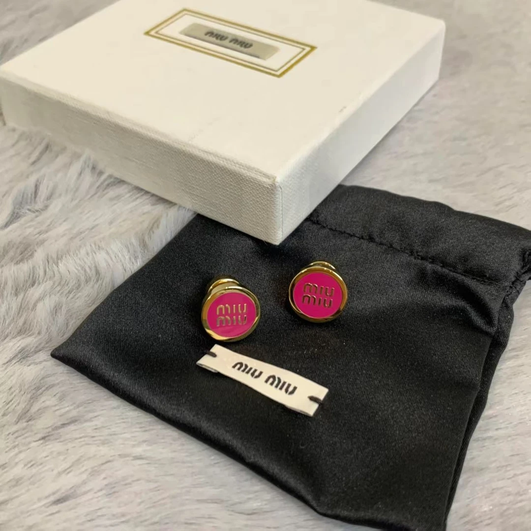 99新 MIU MIU/缪缪 壹臻/玫红色珐琅纽扣耳钉 37875206