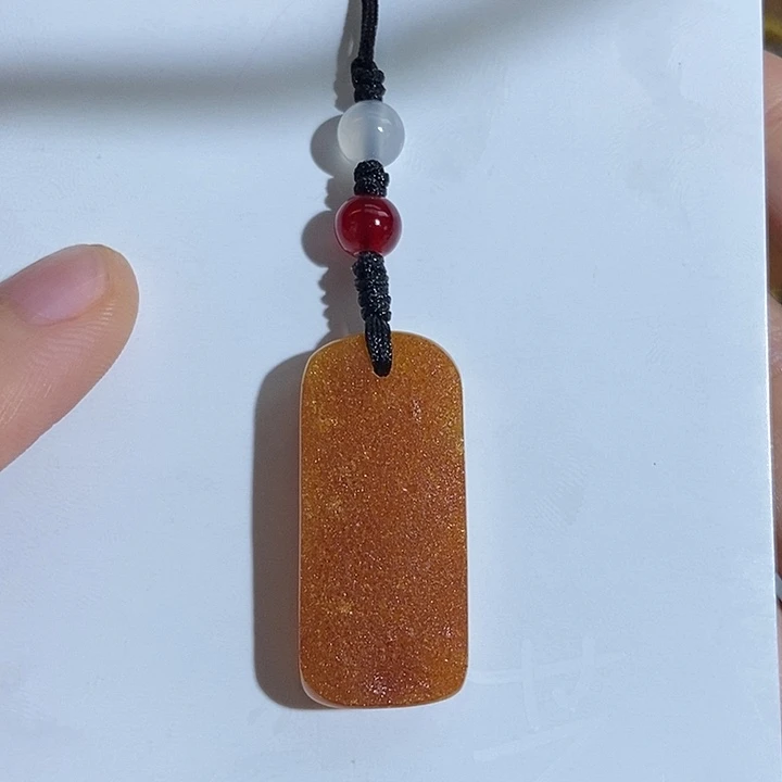 未镶嵌琥珀珠宝奇石